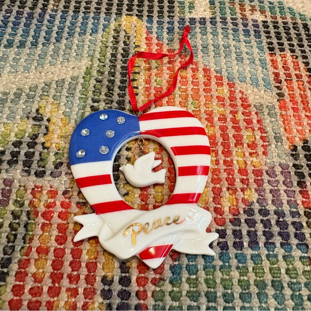 Avon NIB Patriotic Heart Ornament with Dove Stars and Stripes USA American Flag
